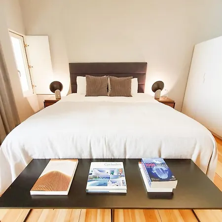 Stylish Modern In The Heart Of Cais Do Sodre Apartamento Lisboa