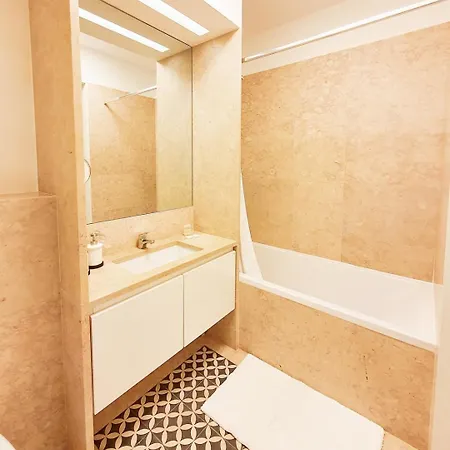 Stylish Modern In The Heart Of Cais Do Sodre Lizbona